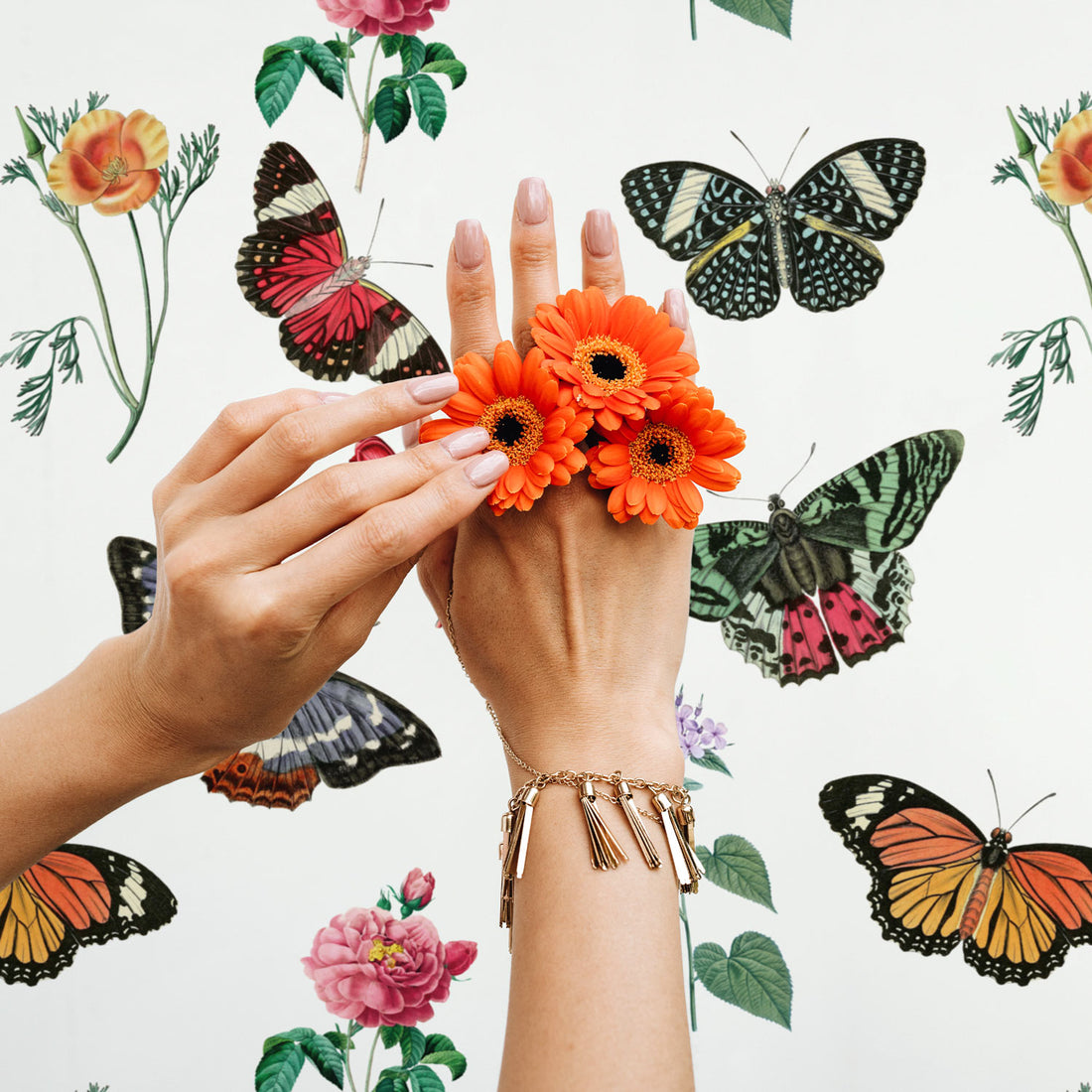 Vintage butterflies wallpaper in colorful colors and flowers for girls interiors