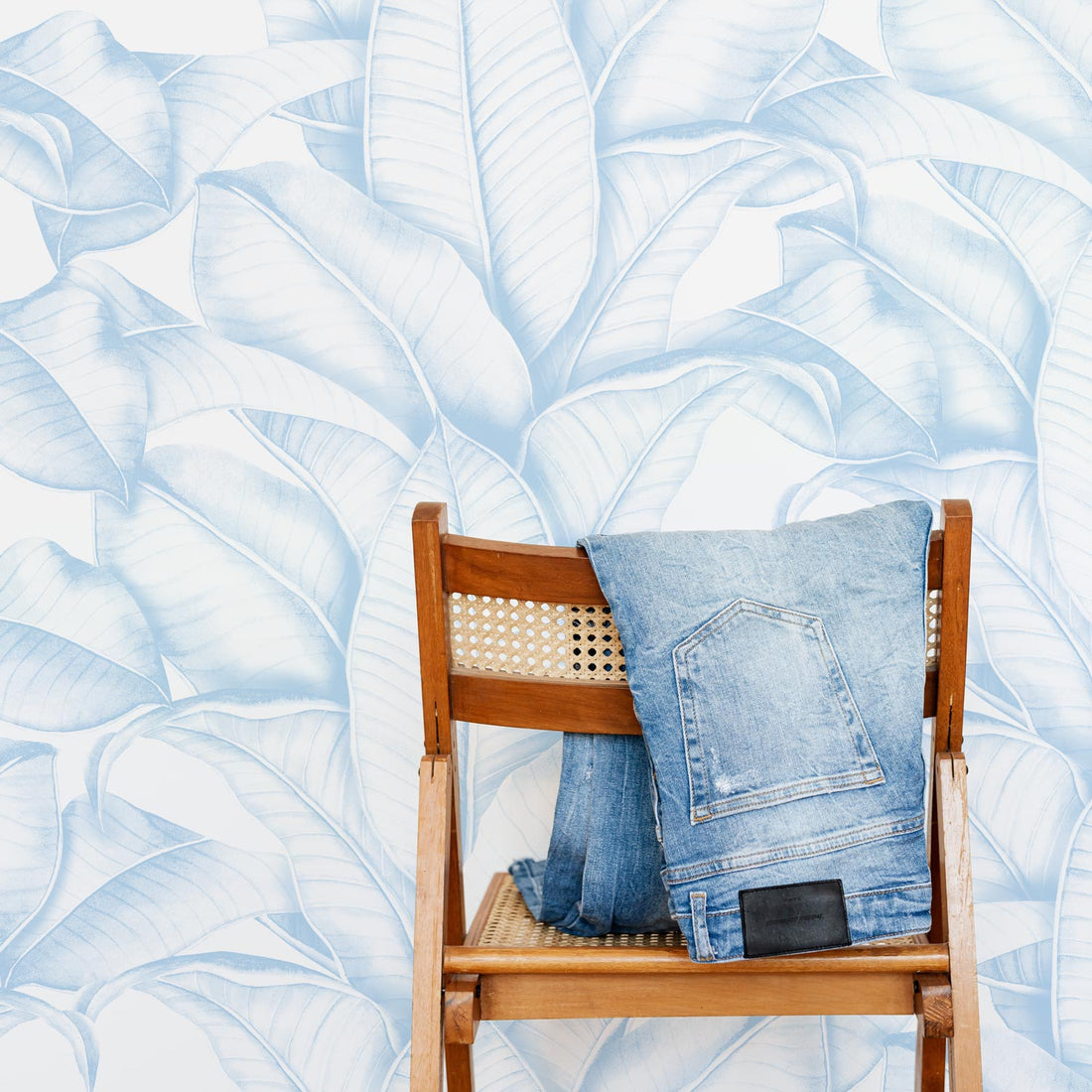 Light blue banana leaves removable wallpaper